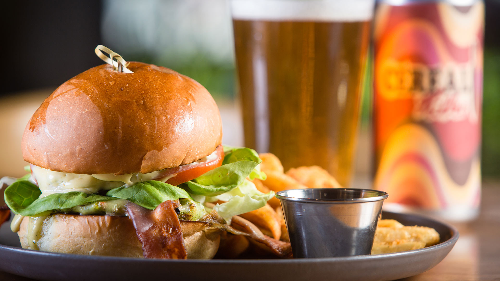 CAYA Restaurant Burger